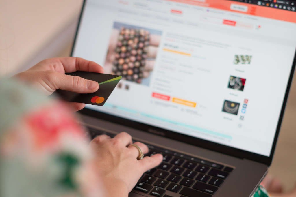Customer shopping online